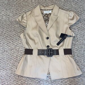 Tahari by Arthur S Levine short sleeve blazer with brown belt  NWT